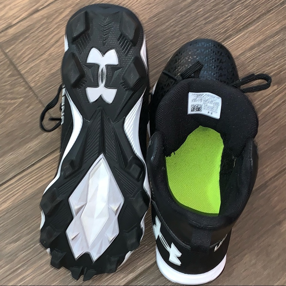 Youth 3.5 Football Cleats in 🌱 mint condition - Picture 5 of 7